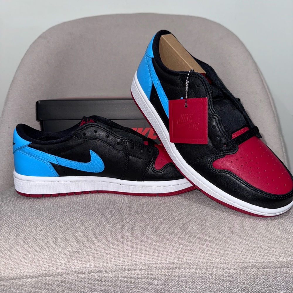 ‼️ BUY ME, PRICED TO SELL ‼️ Air Jordan 1 Retro Low OG- ‼️ Women Size 8